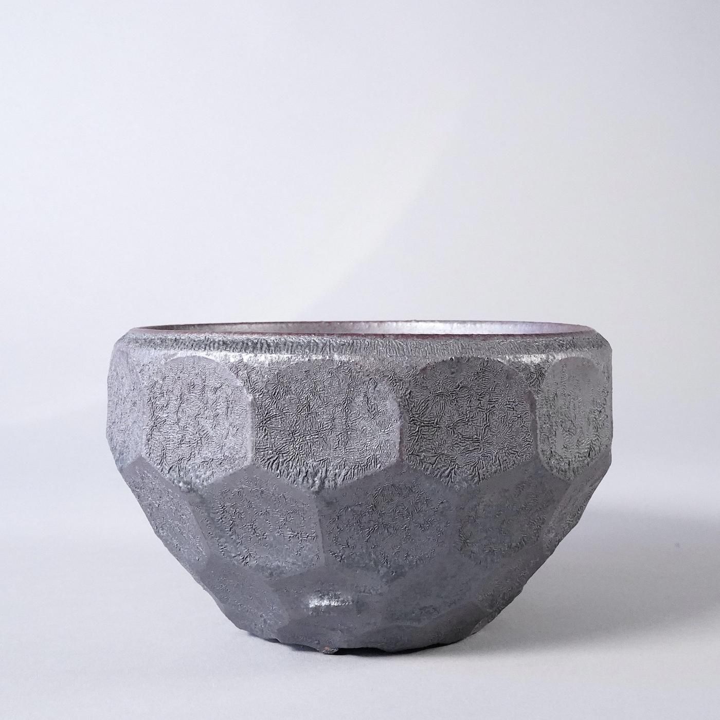 BOTANIZE × 斎藤 十郎    -鉄釉 切子丸 S-  φ10cm